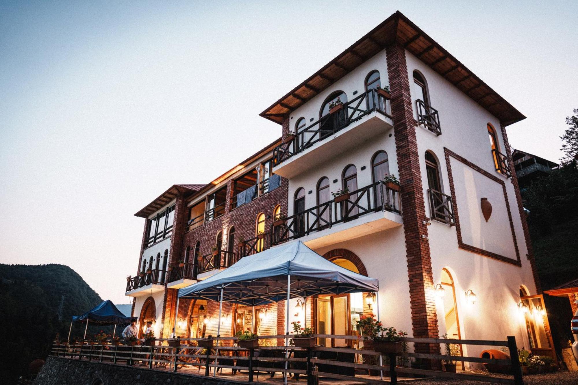 Hotel Chateau Iveri Varjanisi Екстер'єр фото